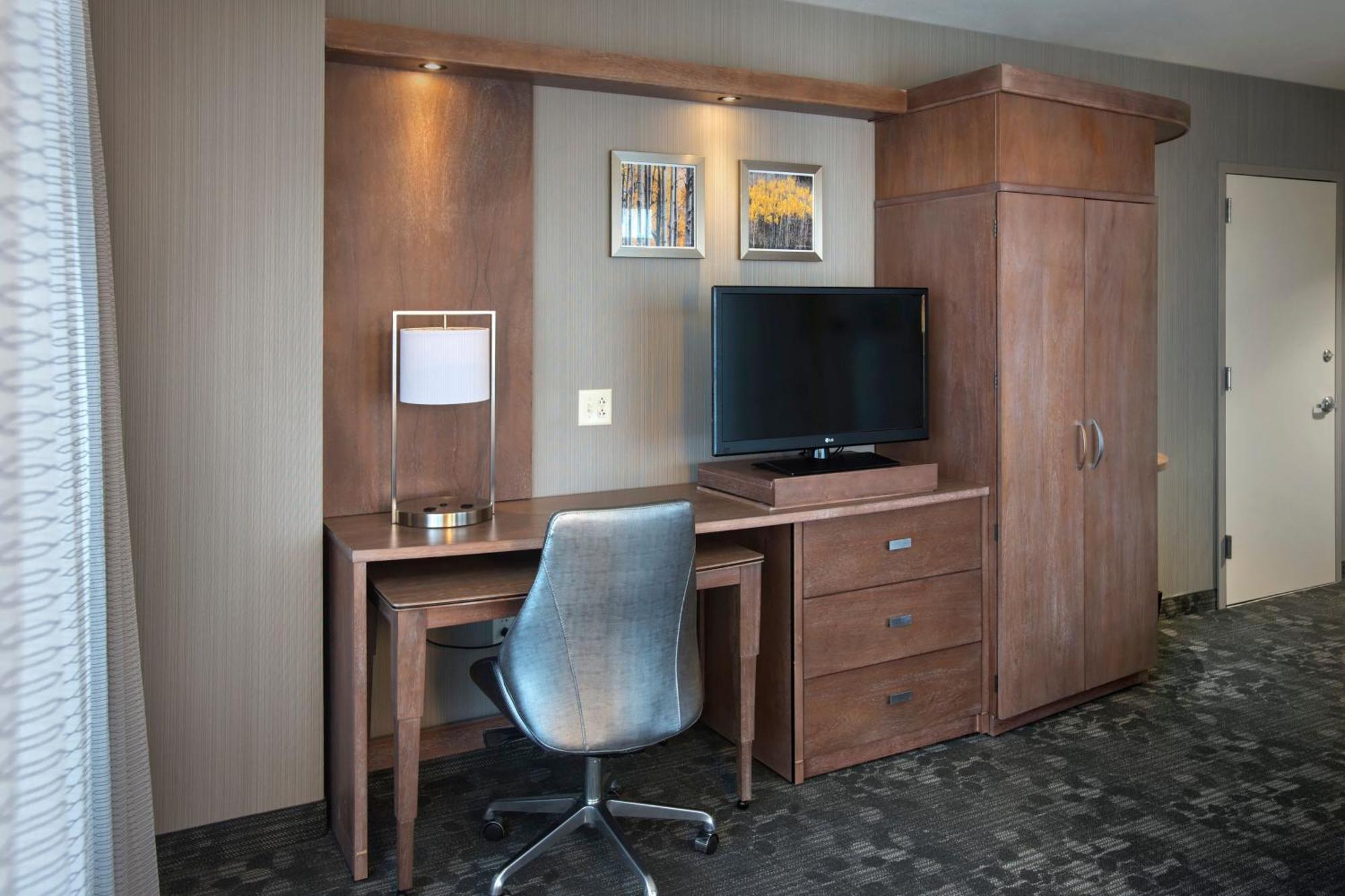 Courtyard By Marriott Philadelphia Lansdale Hotel Bagian luar foto