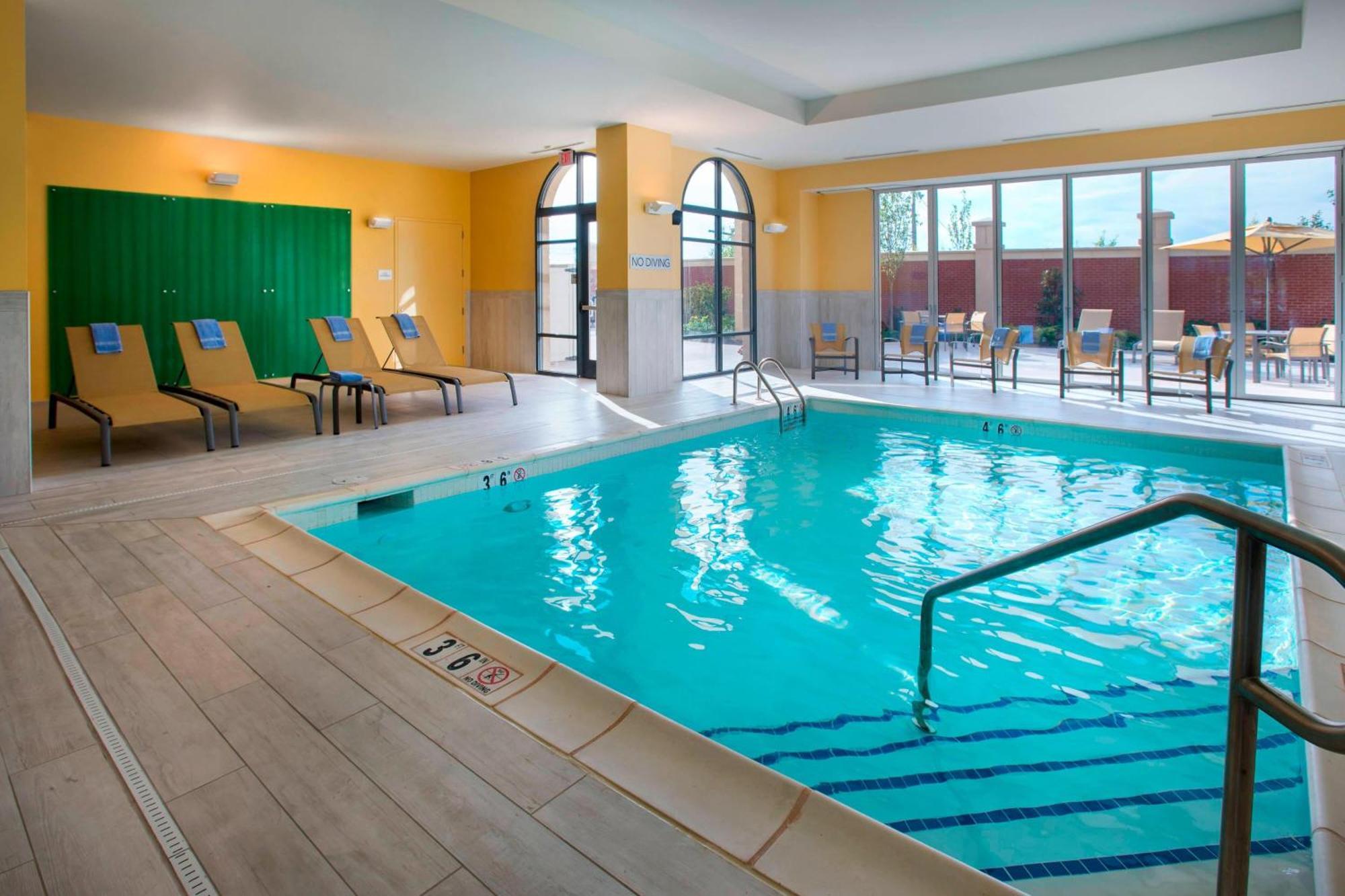 Courtyard By Marriott Philadelphia Lansdale Hotel Bagian luar foto