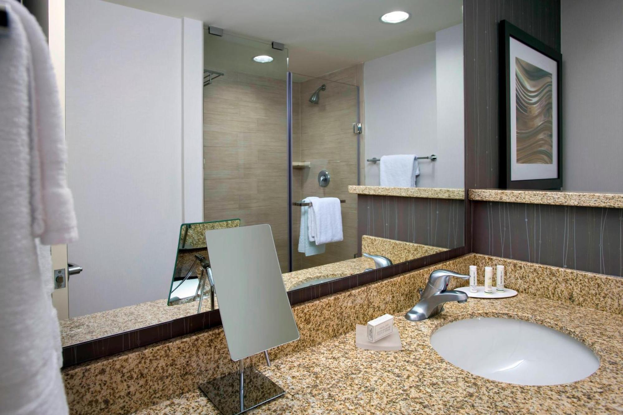 Courtyard By Marriott Philadelphia Lansdale Hotel Bagian luar foto